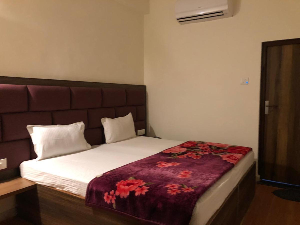 Madpackers Agra Hostel Agra  Εξωτερικό φωτογραφία