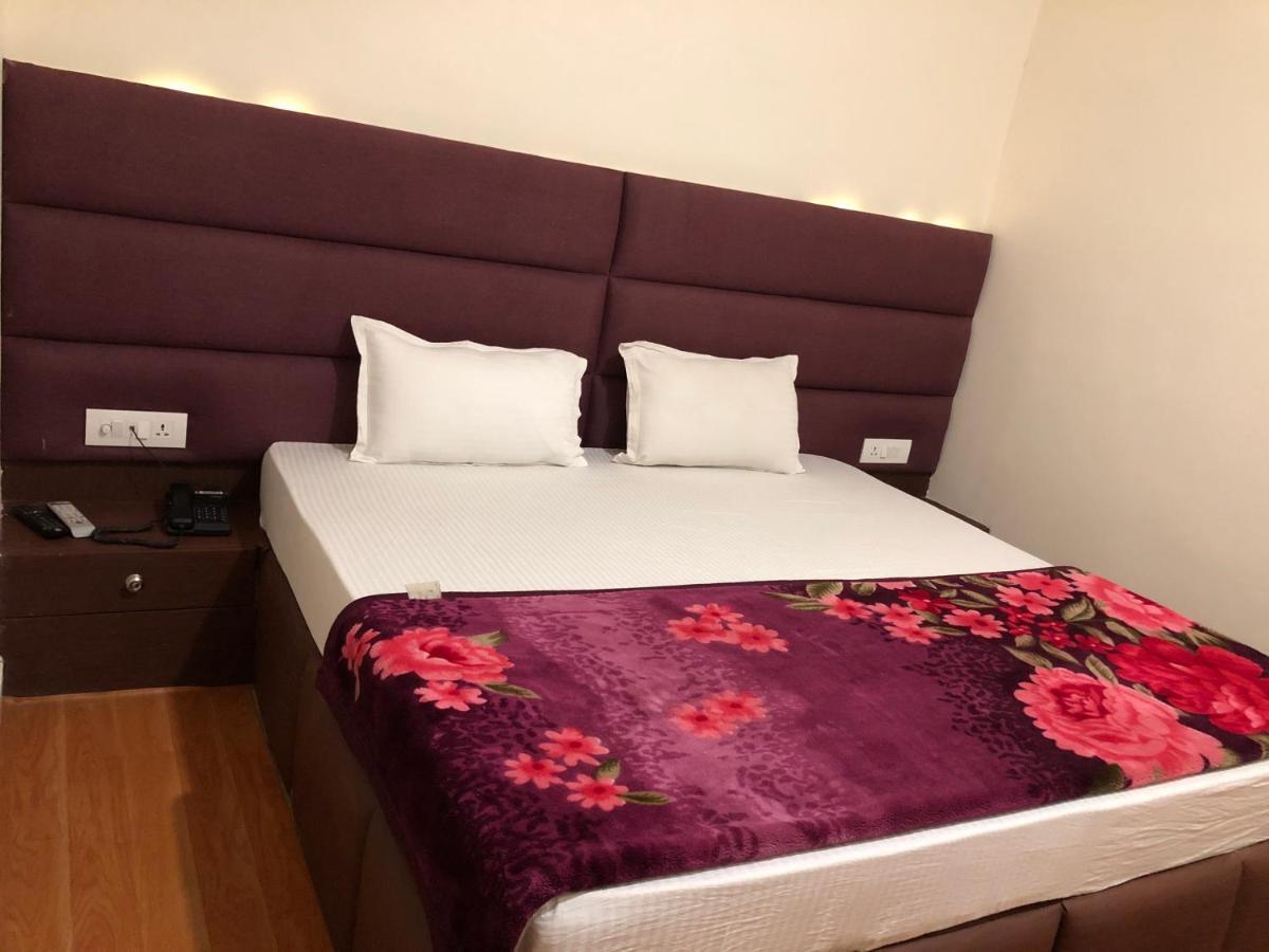 Madpackers Agra Hostel Agra  Εξωτερικό φωτογραφία